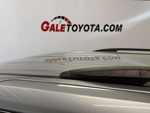 Used 2021 Toyota Sienna LE FWD image 5