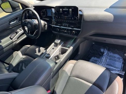 Used 2023 Nissan Pathfinder SL w/ SL Premium Package AWD/4WD image 31