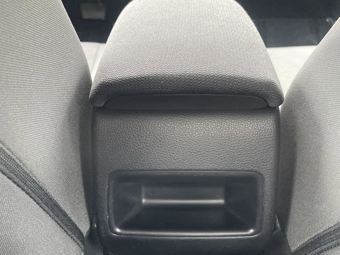 Used 2022 Toyota Corolla LE FWD image 22