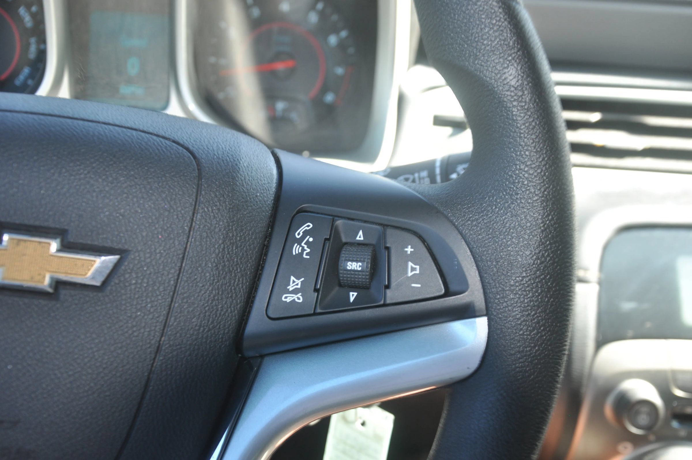 Used 2015 Chevrolet Camaro LS RWD image 28