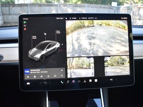 Used 2021 Tesla Model Y Long Range image 30