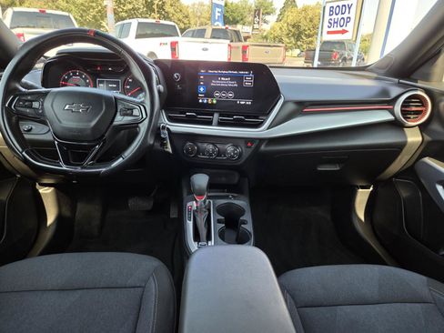 Used 2024 Chevrolet Trax RS w/ Driver Confidence Package FWD image 15