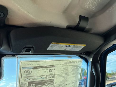 New 2025 Jeep Gladiator Mojave w/ Convenience Group image 36