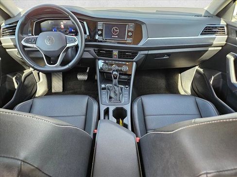 Used 2024 Volkswagen Jetta SE image 16