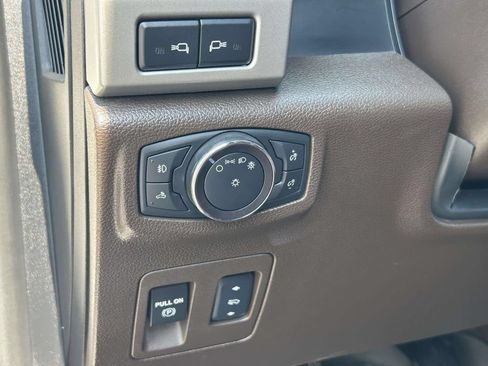 Used 2018 Ford F150 King Ranch w/ Equipment Group 601A Luxury AWD/4WD image 19