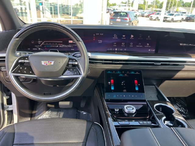 Certified 2025 Cadillac Escalade Premium Luxury AWD/4WD image 24