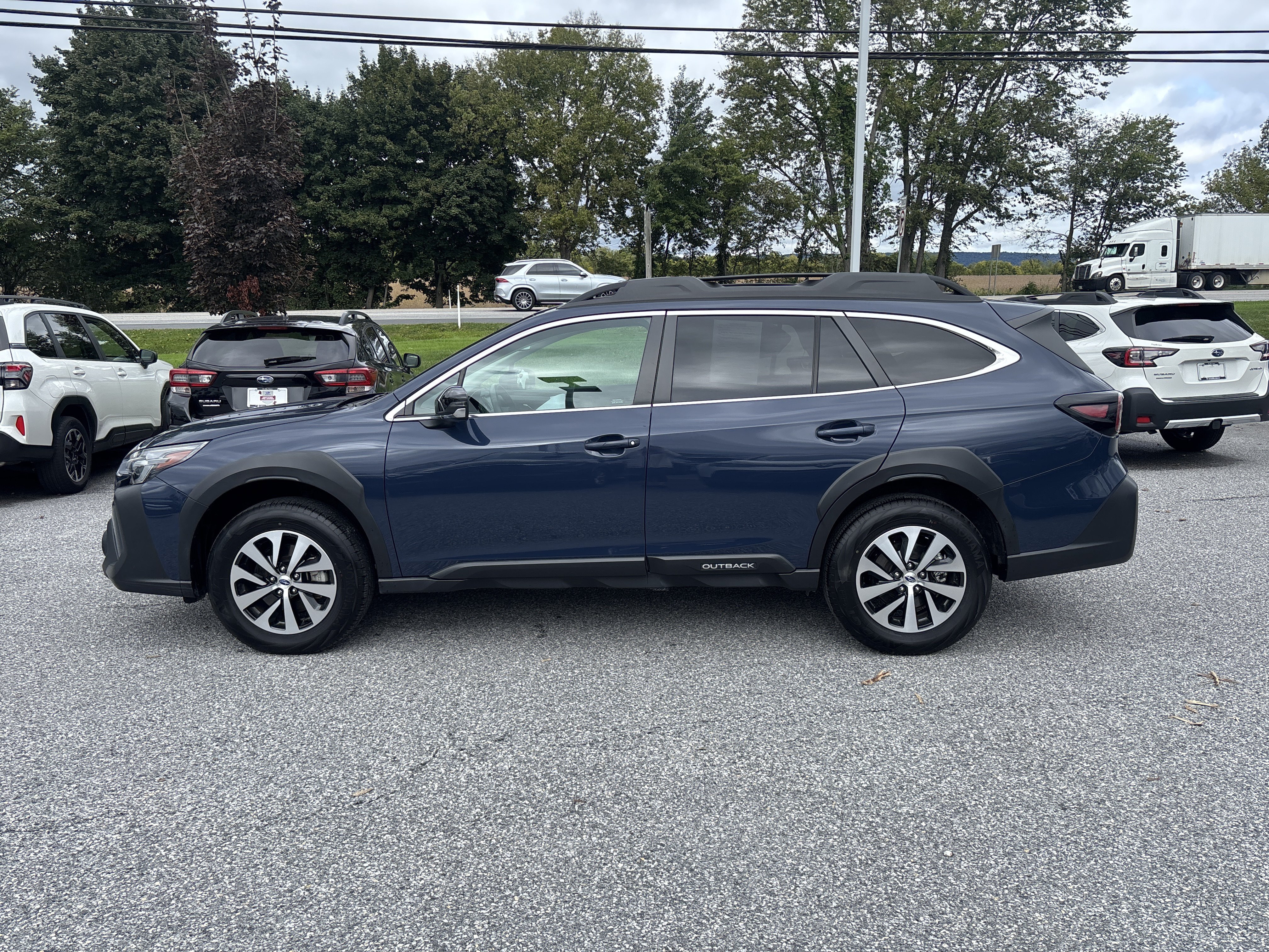Used 2024 Subaru Outback Premium AWD/4WD image 16