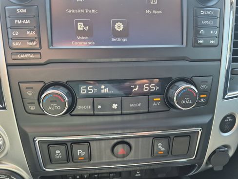 Used 2017 Nissan Titan PRO-4X AWD/4WD image 18