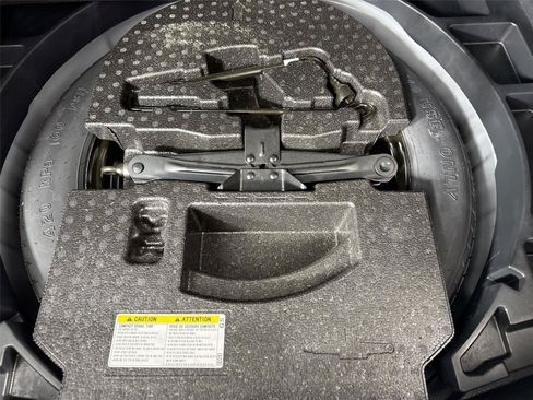 Certified 2025 Toyota Corolla Cross XLE FWD image 36