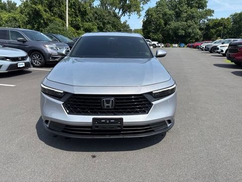Used 2024 Honda Accord EX image 2