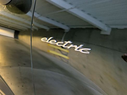 Used 2025 Porsche Macan Electric image 20