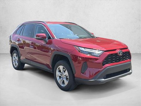 Used 2025 Toyota RAV4 XLE AWD/4WD image 3