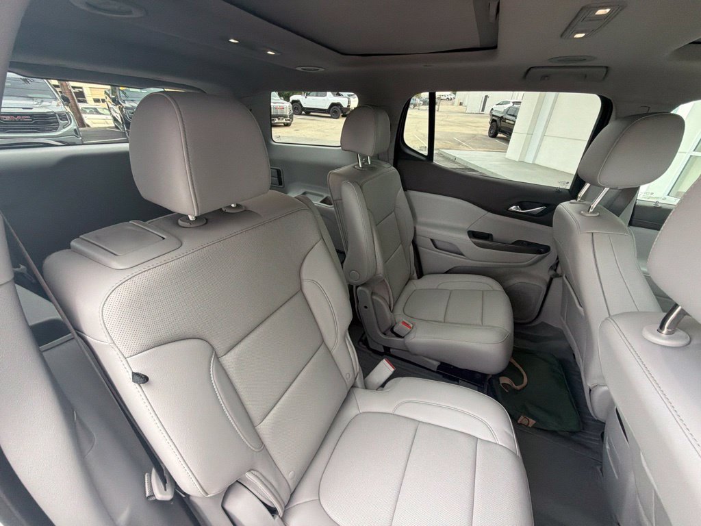 Certified 2023 GMC Acadia SLT w/ Technology Package AWD/4WD image 6