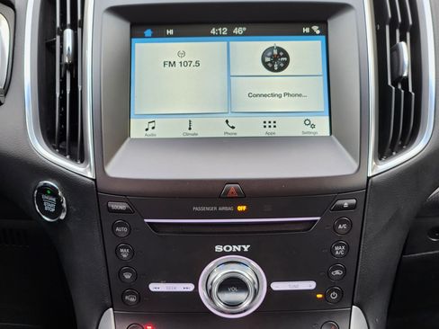 Used 2018 Ford Edge Titanium image 29