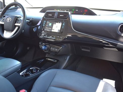 Used 2017 Toyota Prius Four w/ Advanced Technology Package FWD image 11