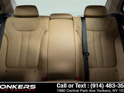 Used 2019 BMW 750i xDrive w/ Executive Package image 62