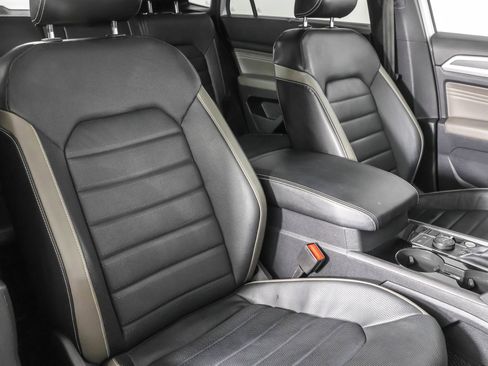 Used 2022 Volkswagen Atlas Cross Sport SEL Premium R-Line image 46