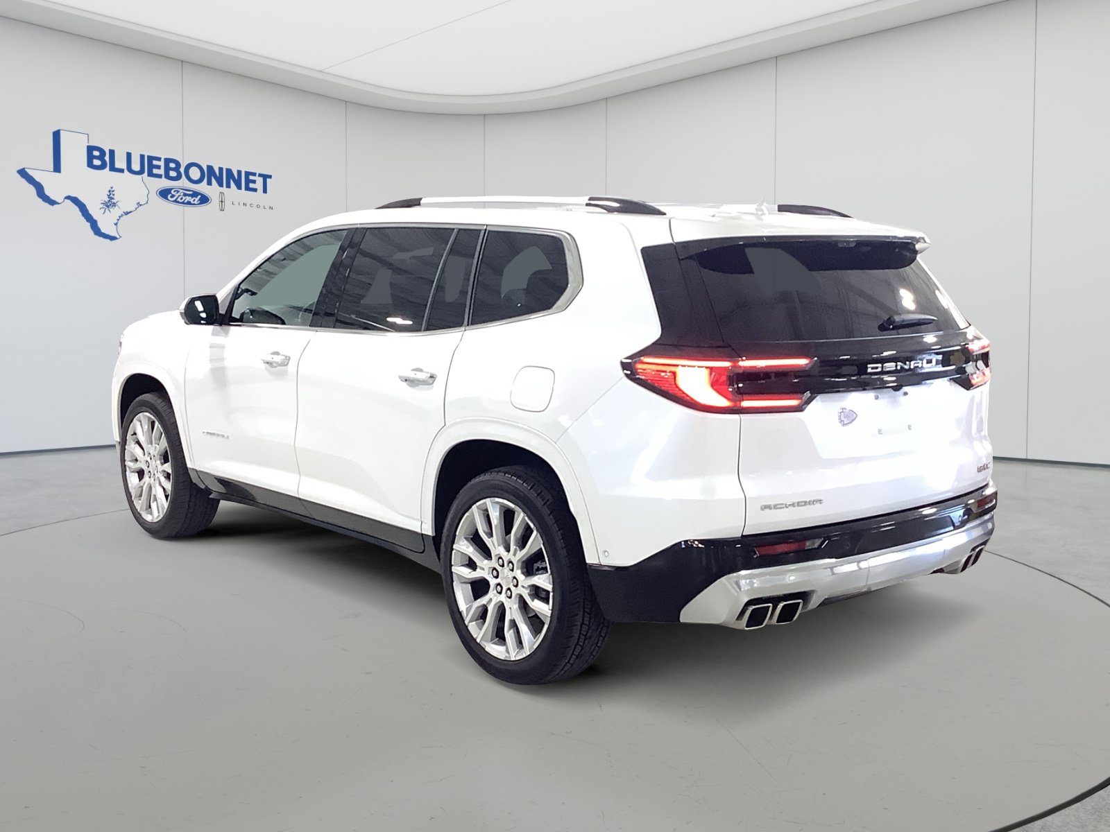 Used 2024 GMC Acadia Denali w/ Super Cruise Package FWD image 7