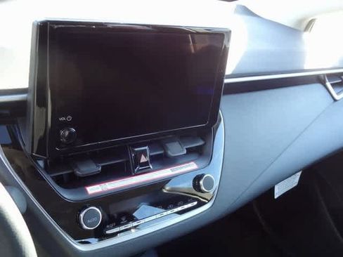 Used 2025 Toyota Corolla SE image 15