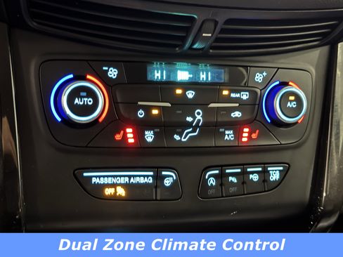 Used 2018 Ford Escape Titanium image 10