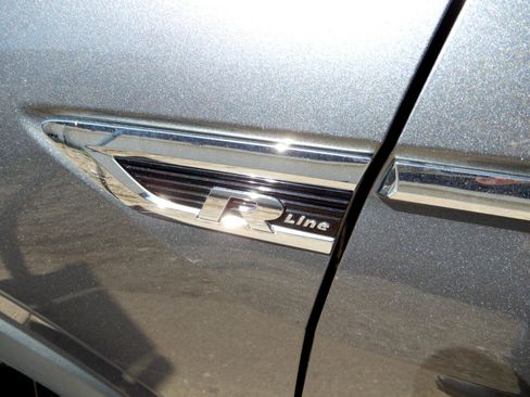 Used 2020 Volkswagen Tiguan SE R-Line w/ 3rd Row Seat Package image 24