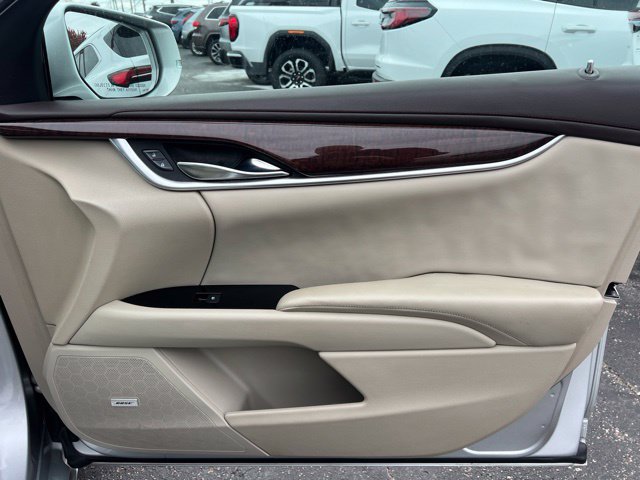 Used 2013 Cadillac XTS Luxury w/ Driver Awareness Package FWD image 10