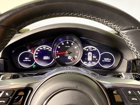 Certified 2023 Porsche Cayenne AWD/4WD image 13