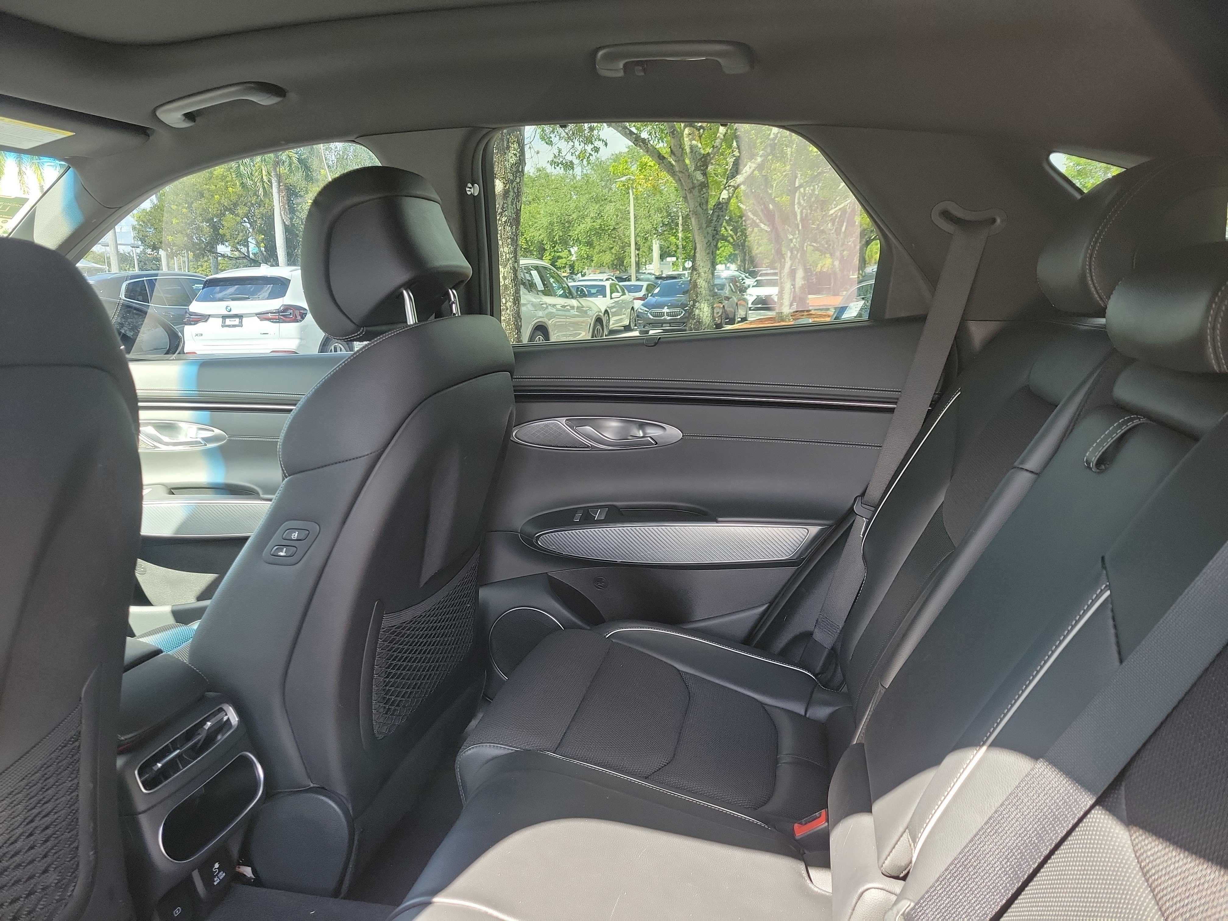 Used 2022 Genesis GV70 2.5T w/ Sport Prestige Package AWD/4WD image 9