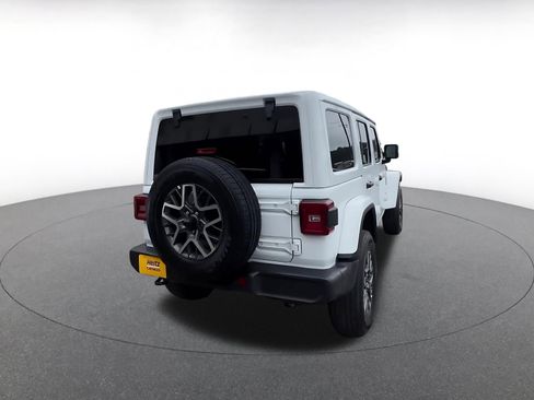Used 2025 Jeep Wrangler Unlimited Sahara AWD/4WD image 13
