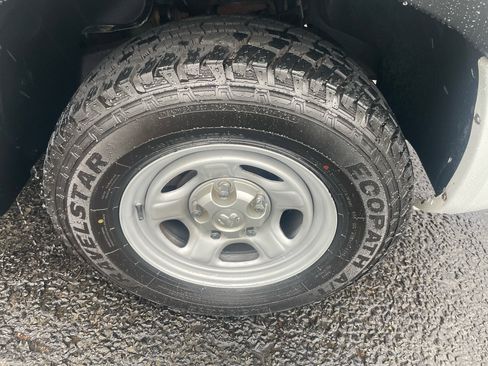 Used 2011 Dodge Dakota ST image 11