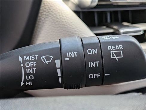 Used 2021 Toyota RAV4 Limited AWD/4WD image 7