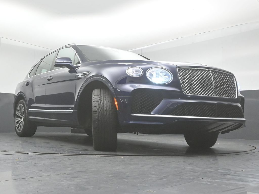 Used 2021 Bentley Bentayga AWD/4WD image 37