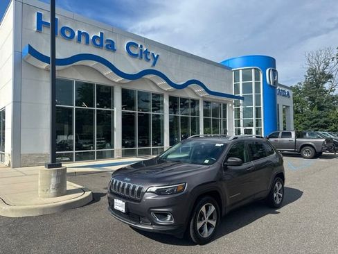 Used 2019 Jeep Cherokee Limited AWD/4WD image 2