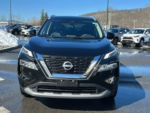Used 2023 Nissan Rogue SV w/ SV Premium B Package image 2