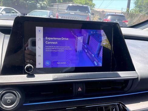 Used 2024 Toyota Prius XLE FWD image 31
