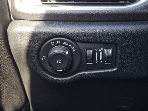 New 2026 Chrysler Pacifica Limited w/ S Appearance Package image 16