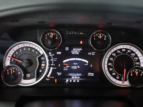 Used 2020 RAM 1500 Classic SLT w/ Luxury Group image 19