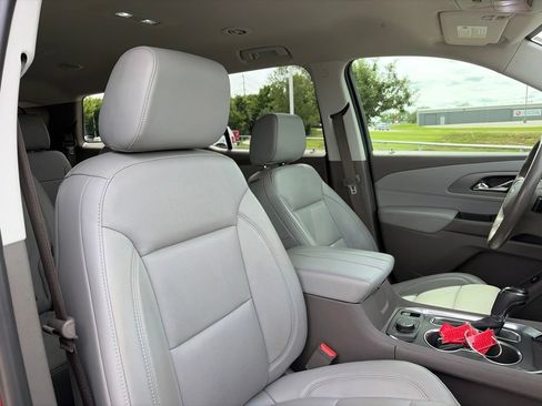 Used 2019 Chevrolet Traverse Premier w/ Driver Confidence II Package FWD image 30