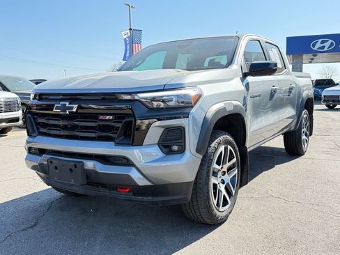 Used 2023 Chevrolet Colorado Z71 w/ Z71 Convenience Package 2 image 3