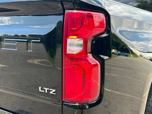 Used 2020 Chevrolet Silverado 1500 LTZ w/ LTZ Premium Package AWD/4WD image 10