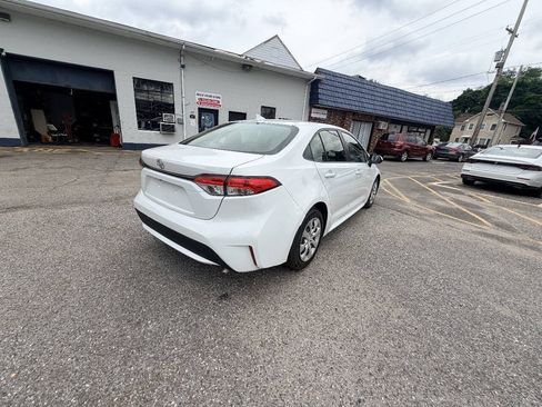 Used 2022 Toyota Corolla LE FWD image 36
