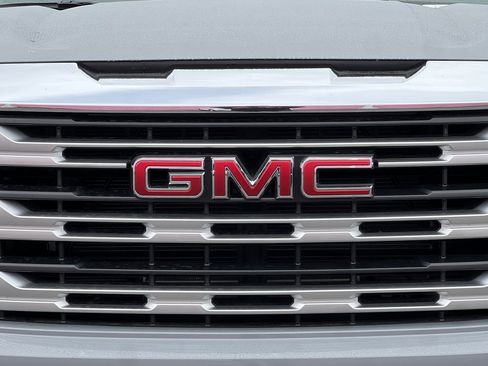 Used 2025 GMC Sierra 1500 SLE image 39