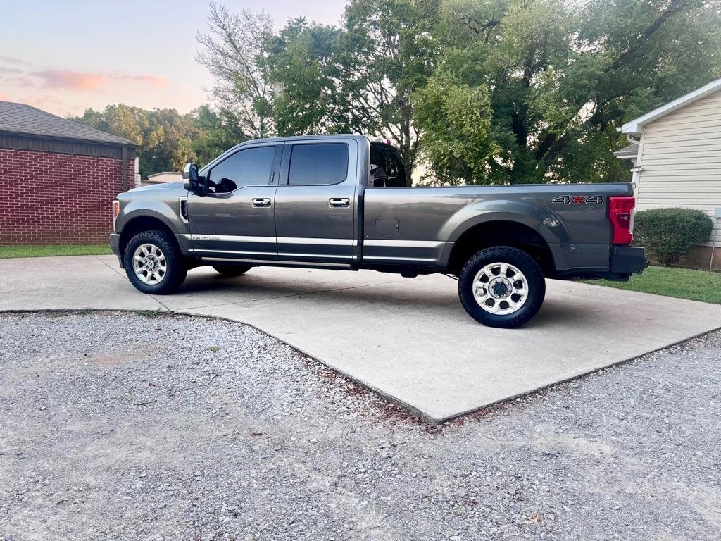 Used 2017 Ford F250 Platinum w/ Platinum Ultimate Package AWD/4WD image 12