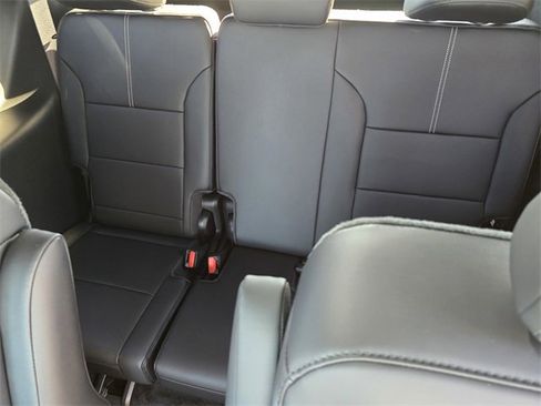 New 2026 GMC Acadia Elevation image 9