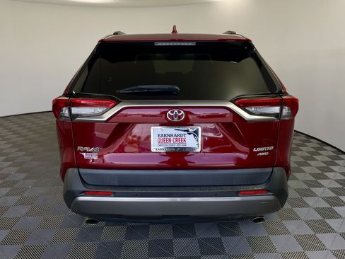 Used 2019 Toyota RAV4 Limited w/ Advanced Technology Package AWD/4WD image 4