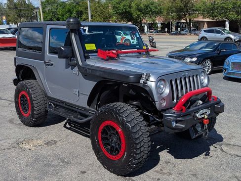 Used 2017 Jeep Wrangler Rubicon AWD/4WD image 5