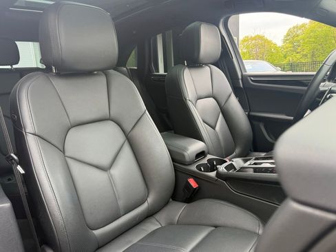 Used 2023 Porsche Macan S AWD/4WD image 34