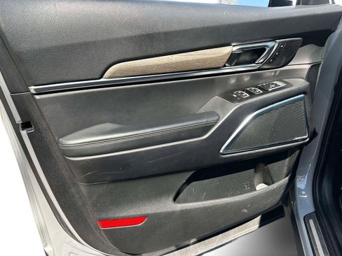 Used 2022 Kia Telluride SX w/ Nightfall Edition Package AWD/4WD image 48