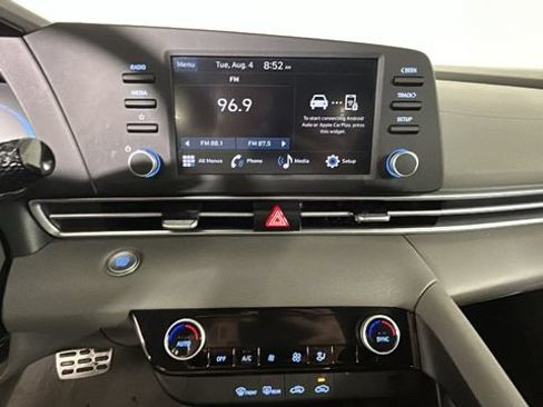 Used 2025 Hyundai Elantra Sport FWD image 23