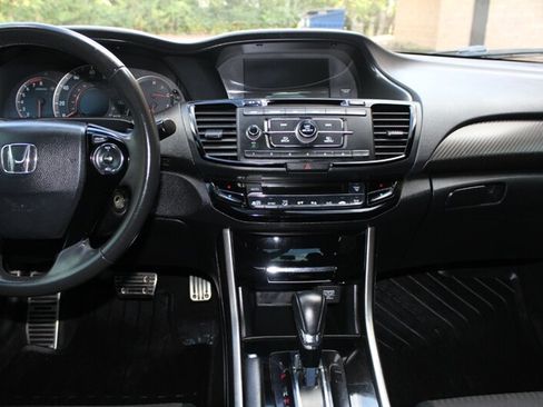 Used 2016 Honda Accord Sport image 14